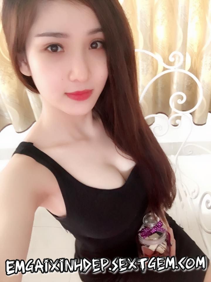 Ảnh Facebook Hot Girl Ngực Khủng
